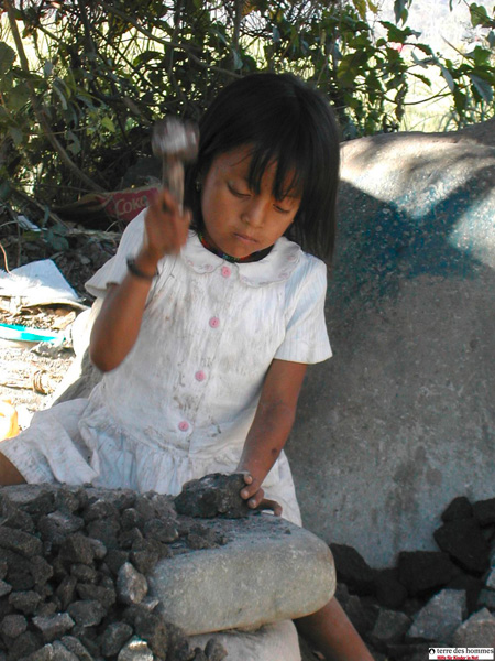 Weltweit sind schätzungsweise 5,5 Millionen Kinder unter 18 Jahren Opfer von Zwangsarbeit