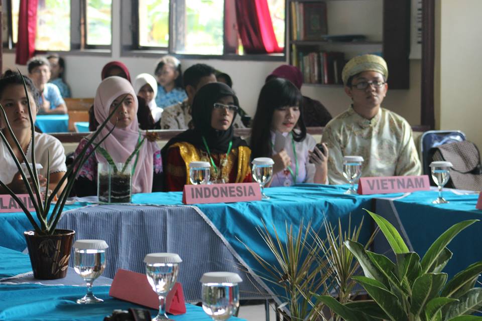 Delegierte aus Indonesien und Vietnam