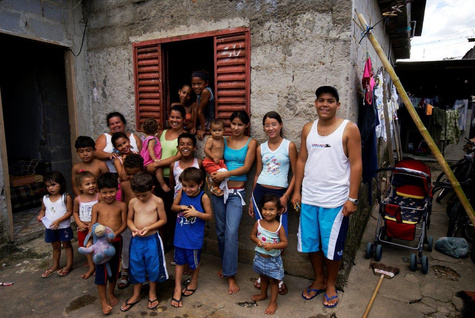 18-köpfiger Haushalt in der Stadt Taubate/São Paulo: Die Regierung will die Bedürfnisse der Menschen wieder in den Mittelpunkt rücken