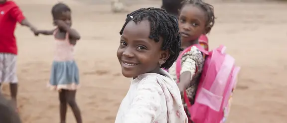 Ein lächelndes Kind in Afrika, Stiftungskooperationen