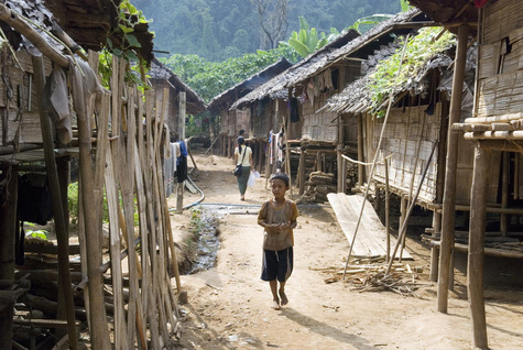 Katastrophale Lage: Viele Menschen leben seit Jahren in Lagern an der burmesisch-thailändischen Grenze - (c) Florian Kopp