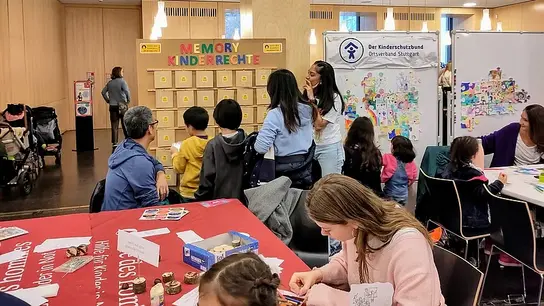 Stand zum Terre des Hommes-Aktionstag 2025 in Stuttgart