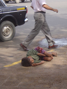 Straßenkind in Indien