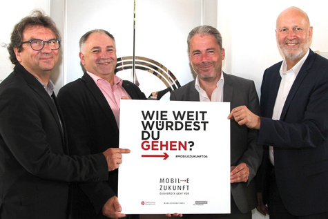 Freuen sich auf viele bunte Challenges rund um die nachhaltige Mobilität in Osnabrück (v. l. n. r.): Frank Otte, Jörg Angerstein, Jürgen Wehlend und Dr. Stephan Rolfes