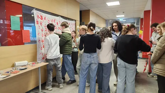 Das Nicolaus-Cusanus-Gymnasium in Bergisch Gladbach führte eine Aktion für die ganze Schule durch.