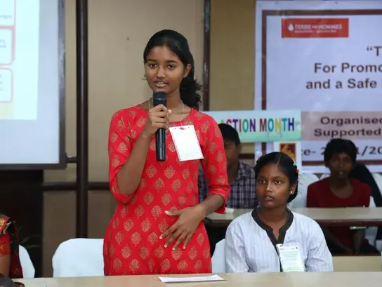 Treffen mit dem Bürgermeister als Teil einer Umweltkampagne in Kolkata, Indien