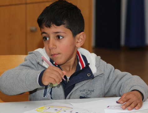 Home schooling in der Gemeinschaftsunterkunft ist kein Ersatz: Schule gibt Flüchtlingskindern dringend notwendigen Halt und Struktur