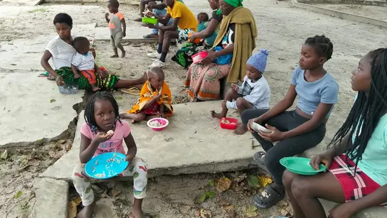 Children in a refugee camp for flood victims