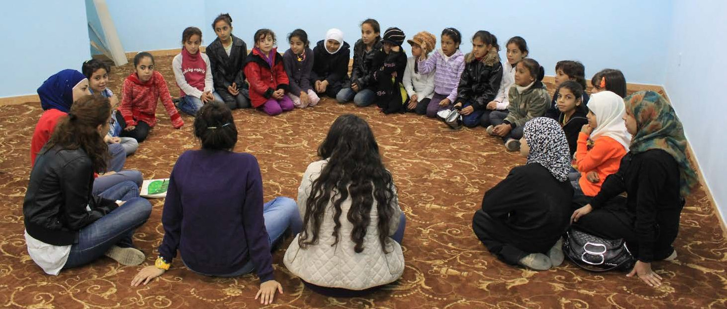 Syrien - Durch die Flucht traumatisierte Kinder erhalten psychologische Betreuung