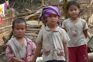 Flüchtlingskinder im burmesisch-thailändischen Grenzgebiet
