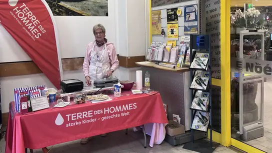 Waffelnbacken in Marburger Supermarkt
