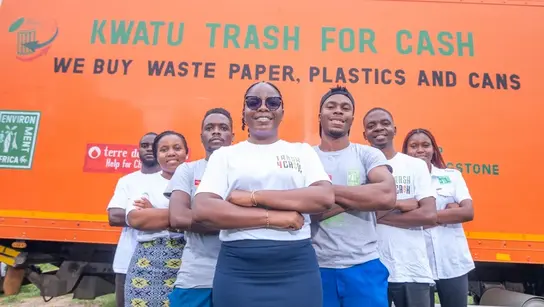 »Wir kaufen Papiermüll, Plastik und Dosen«: Gelebte Recyclingwirtschaft ist in Livingstone zum Geschäftsmodell geworden.