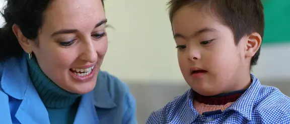 Lesestunde: Die Organisation APADIM bereitet Kinder auf den Besuch der Regelschule vor.