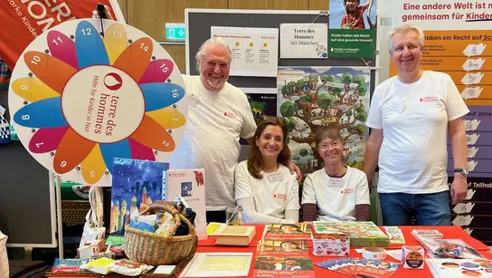 Stand zum Terre des Hommes-Aktionstag 2025 in München