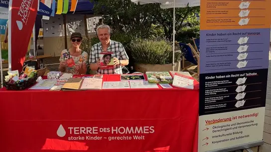 Terre des Hommes-Stand beim Kulturfestival im Olympiadorf München